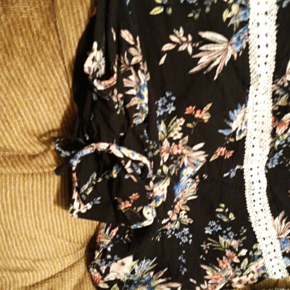 Blouse - Picture 2 of 2